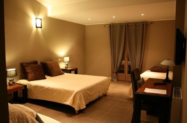 L'Hotellerie Kouros Cuers Room photo