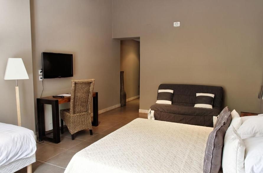 L'Hotellerie Kouros Cuers Room photo